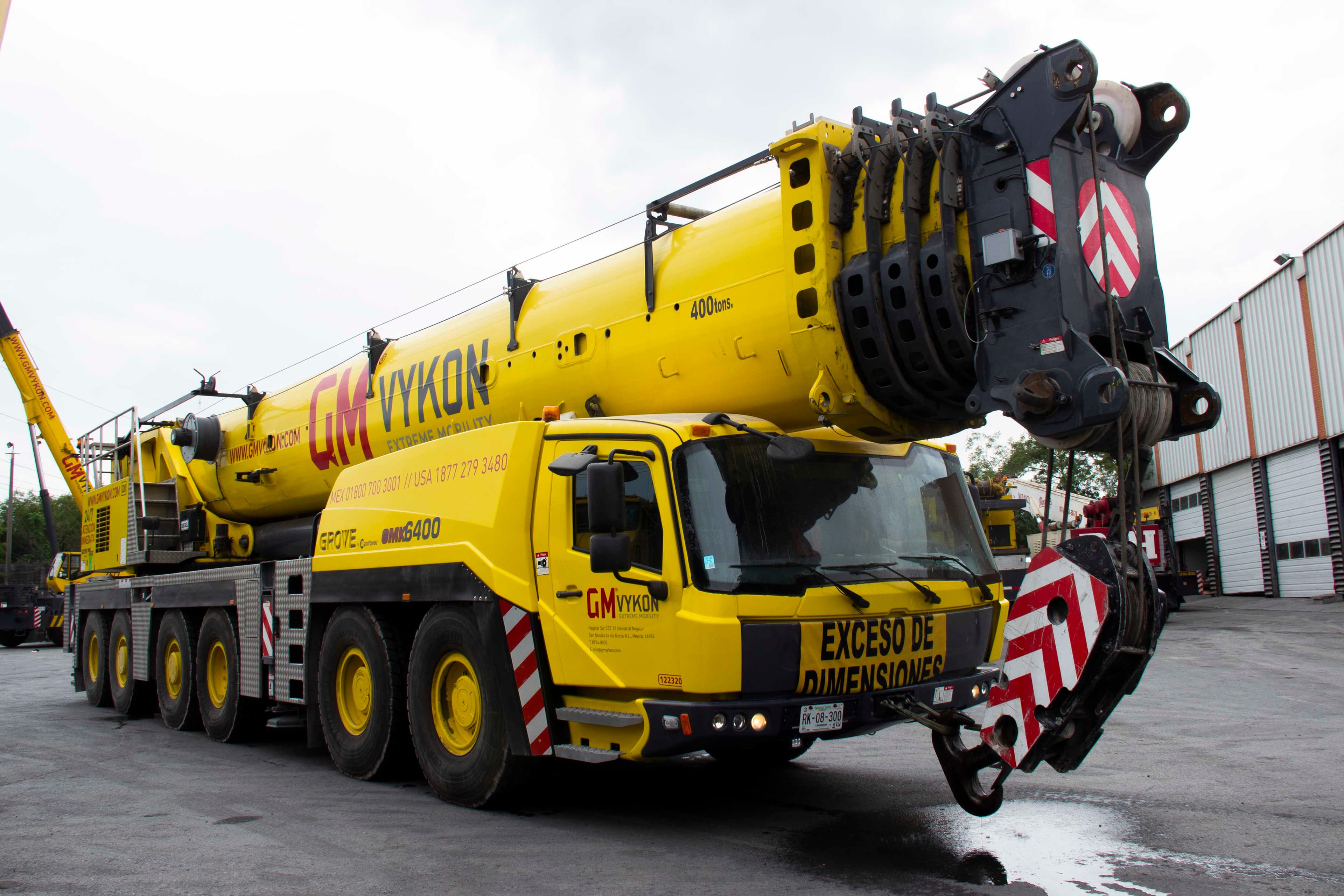 GRÚA TODO TERRENO 400 TON