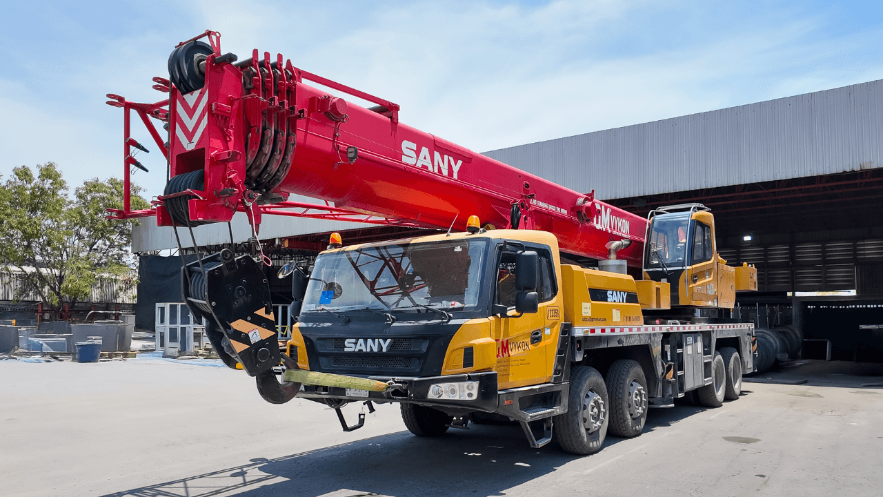 GRUA 60 TON SCT600T5